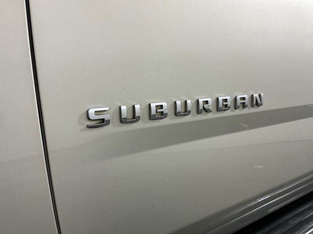 Used 2015 Chevrolet Suburban LT AWD/4WD image 31
