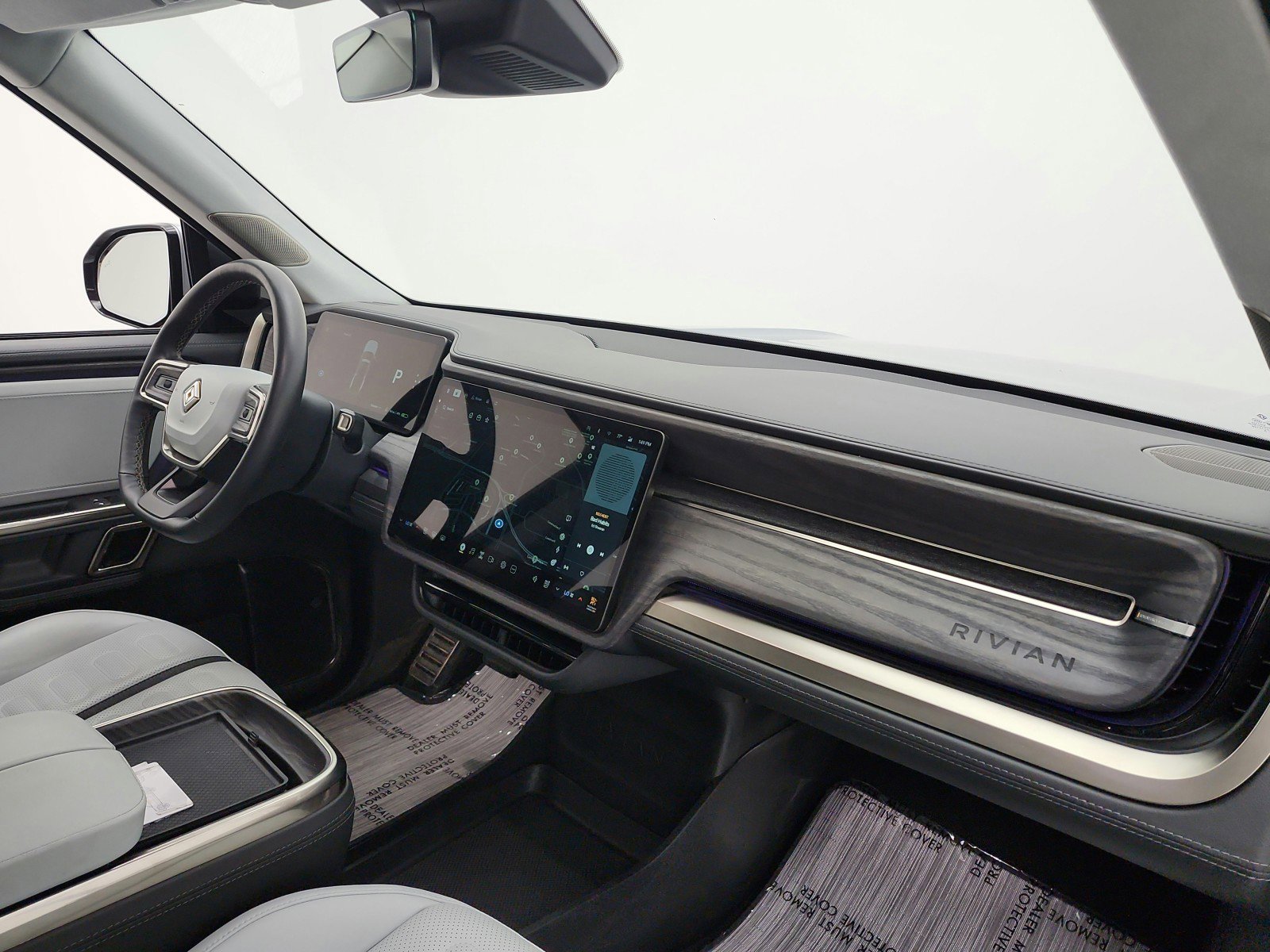 Used 2023 Rivian R1T Adventure image 16