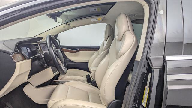 Used 2017 Tesla Model X 75D image 13