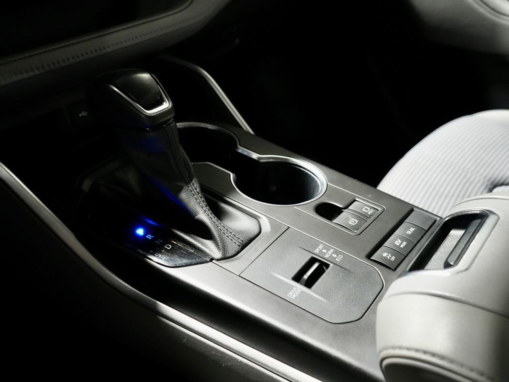 Used 2021 Toyota Highlander LE image 20