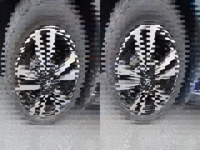 Used 2020 Nissan Kicks SV w/ Exterior Package image 22