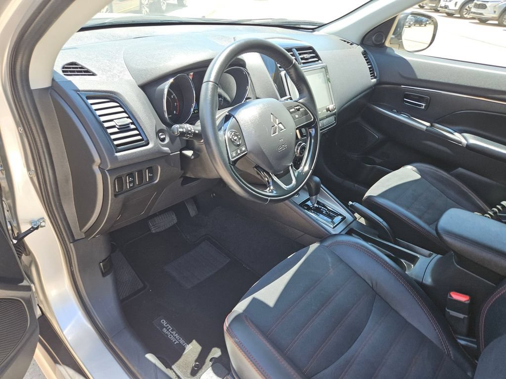 Used 2025 Mitsubishi Outlander Sport SE AWD/4WD image 15