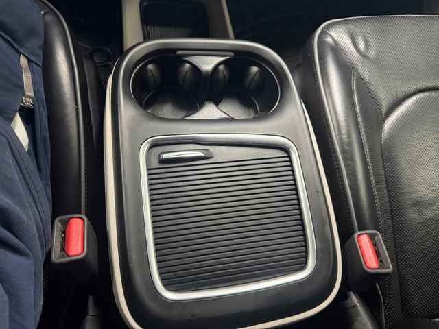 Used 2019 Chrysler Pacifica Limited w/ Tire & Wheel Group FWD image 14