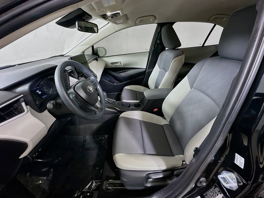 Used 2025 Toyota Corolla LE image 15
