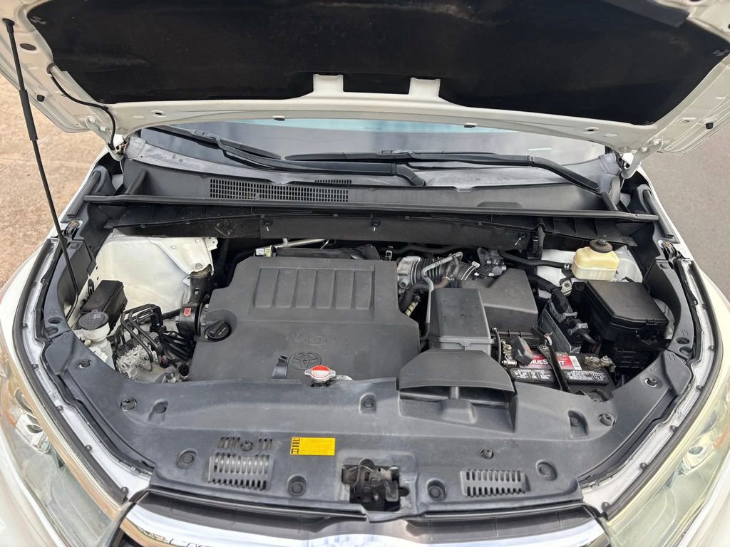 Used 2016 Toyota Highlander LE image 21