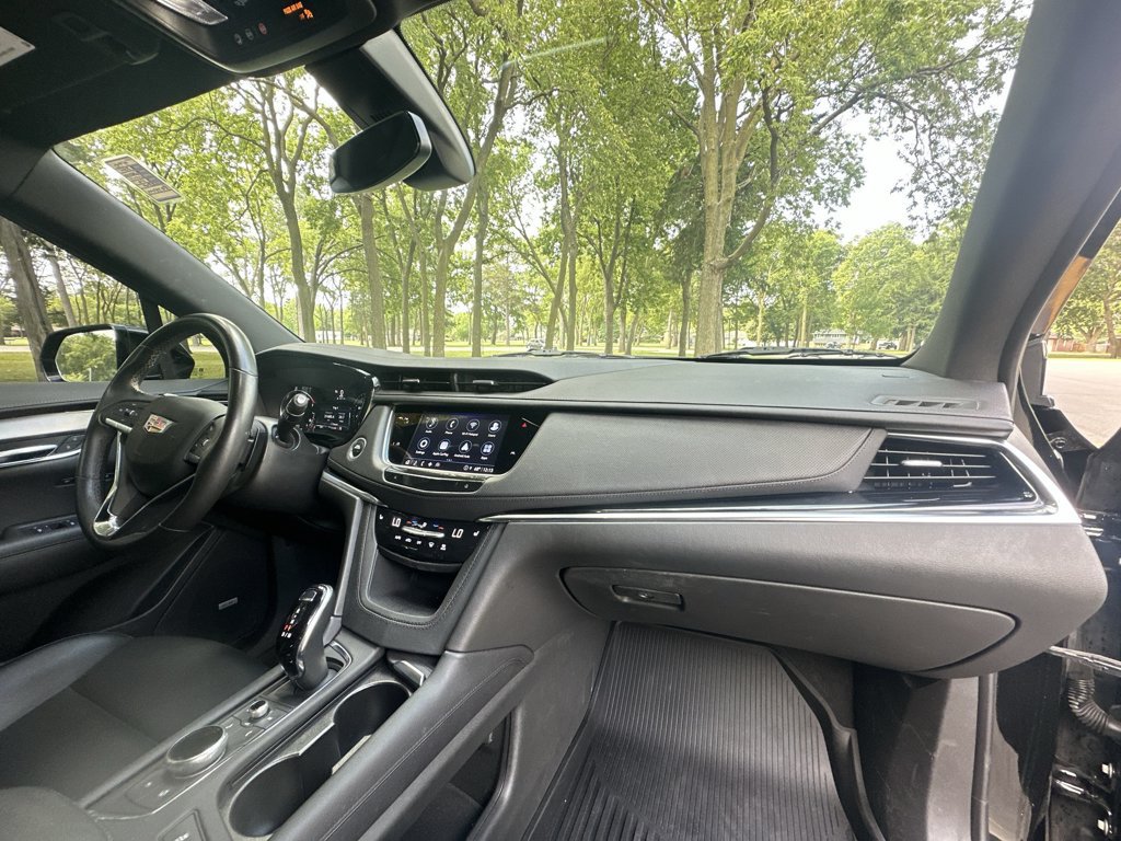 Certified 2024 Cadillac XT6 Luxury w/ LPO, Floor Liner Package AWD/4WD image 29