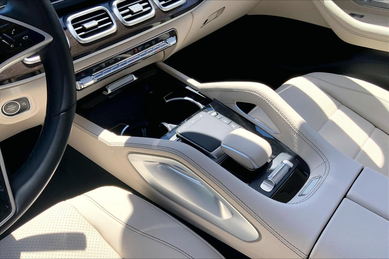Used 2025 Mercedes-Benz GLS 450 4MATIC image 16