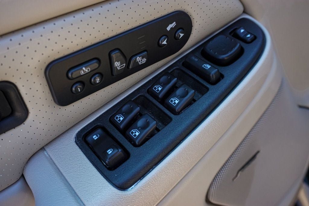 Used 2003 Cadillac Escalade AWD image 22