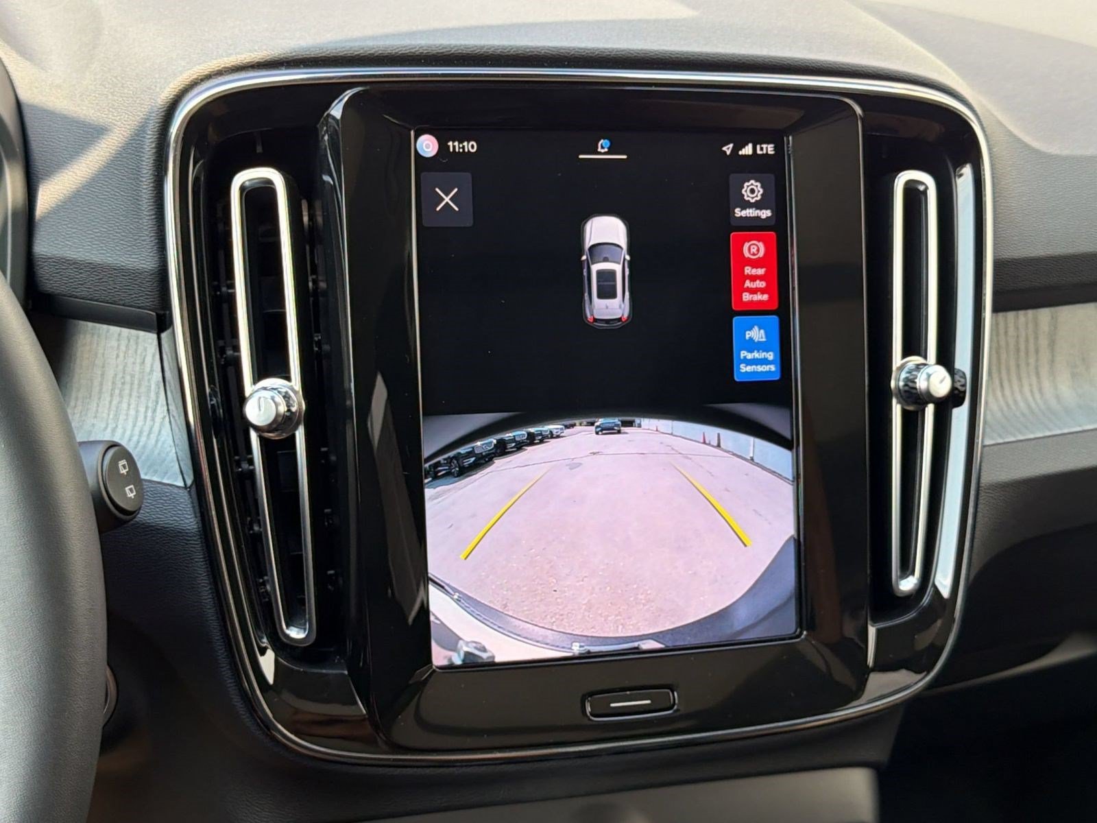 Certified 2023 Volvo XC40 B5 Plus w/ Protection Package Premier AWD/4WD image 20