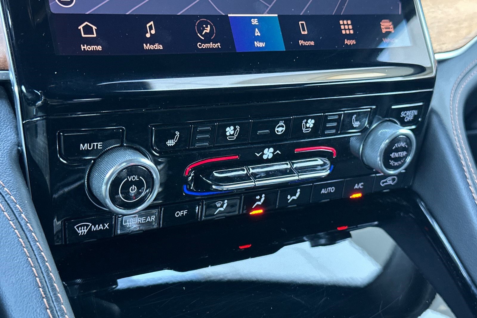 Used 2023 Jeep Grand Cherokee Summit image 17