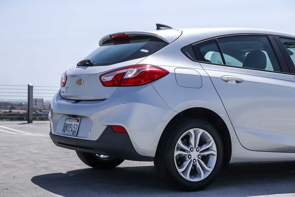 Used 2019 Chevrolet Cruze LS w/ LS Convenience Package FWD image 9