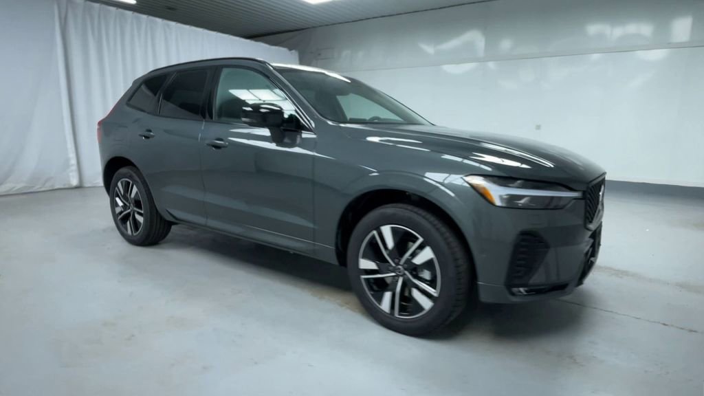 New 2026 Volvo XC60 B5 Plus w/ Protection Package Premier image 18
