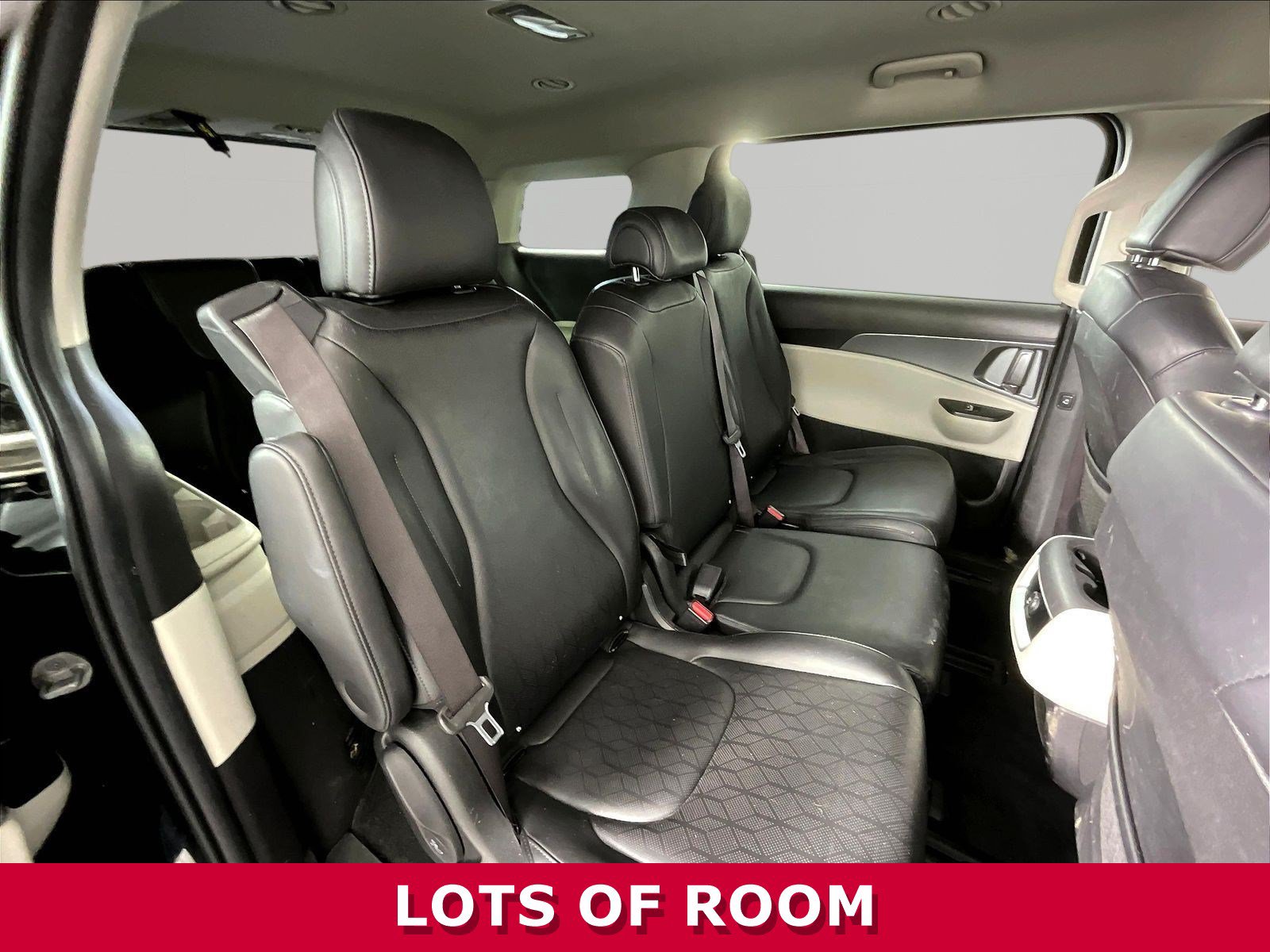 Certified 2022 Kia Carnival LX FWD image 25