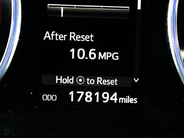 Used 2014 Toyota Highlander XLE FWD image 16