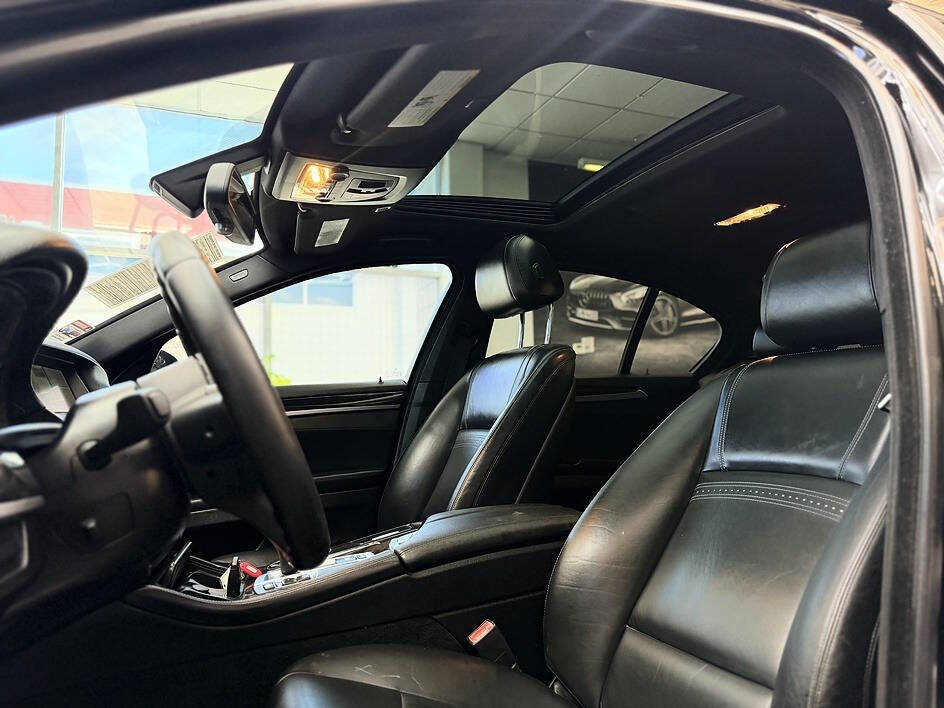 Used 2015 BMW 528i Sedan RWD image 5