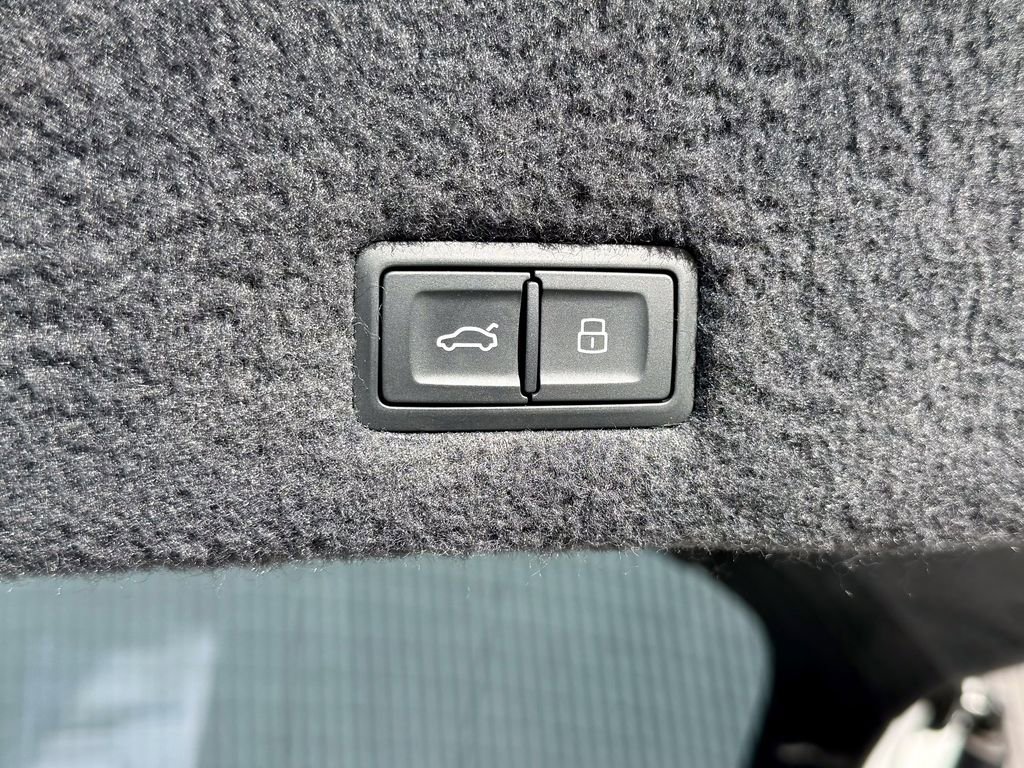 Used 2021 Lamborghini Urus image 22