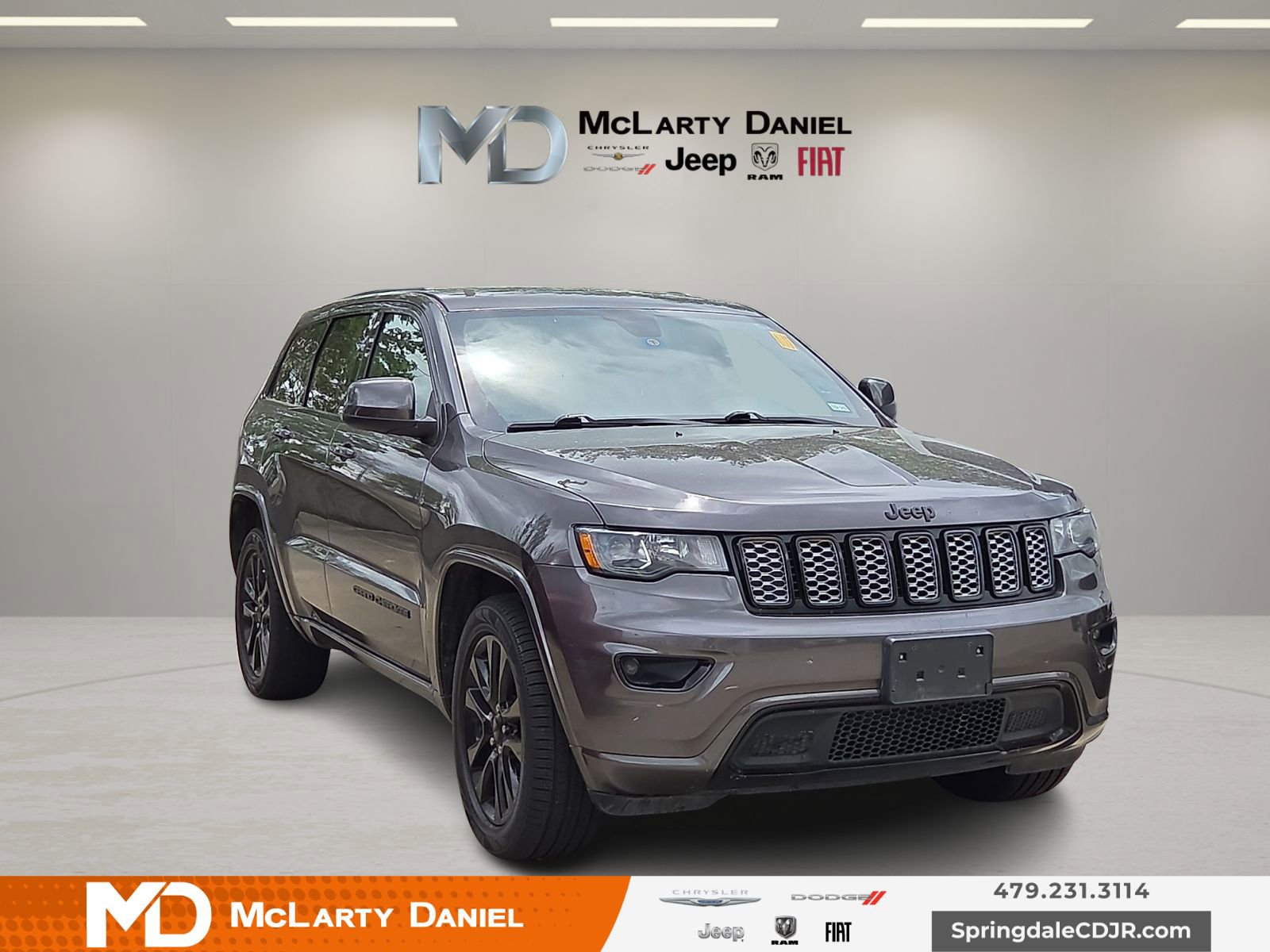 Used 2018 Jeep Grand Cherokee Altitude AWD/4WD image 1