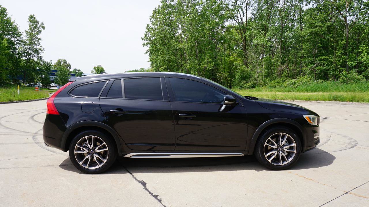 Used 2016 Volvo V60 T5 Cross Country AWD/4WD image 6