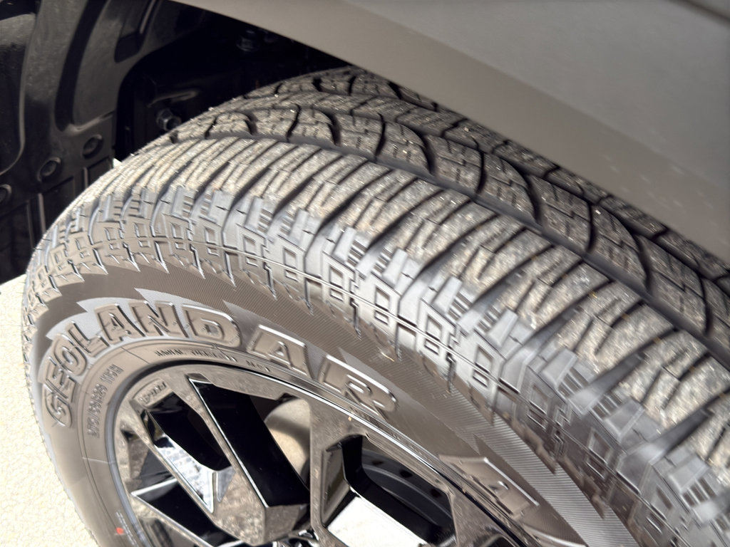 New 2026 Nissan Armada PRO-4X w/ Captain's Chari Seat Package image 9