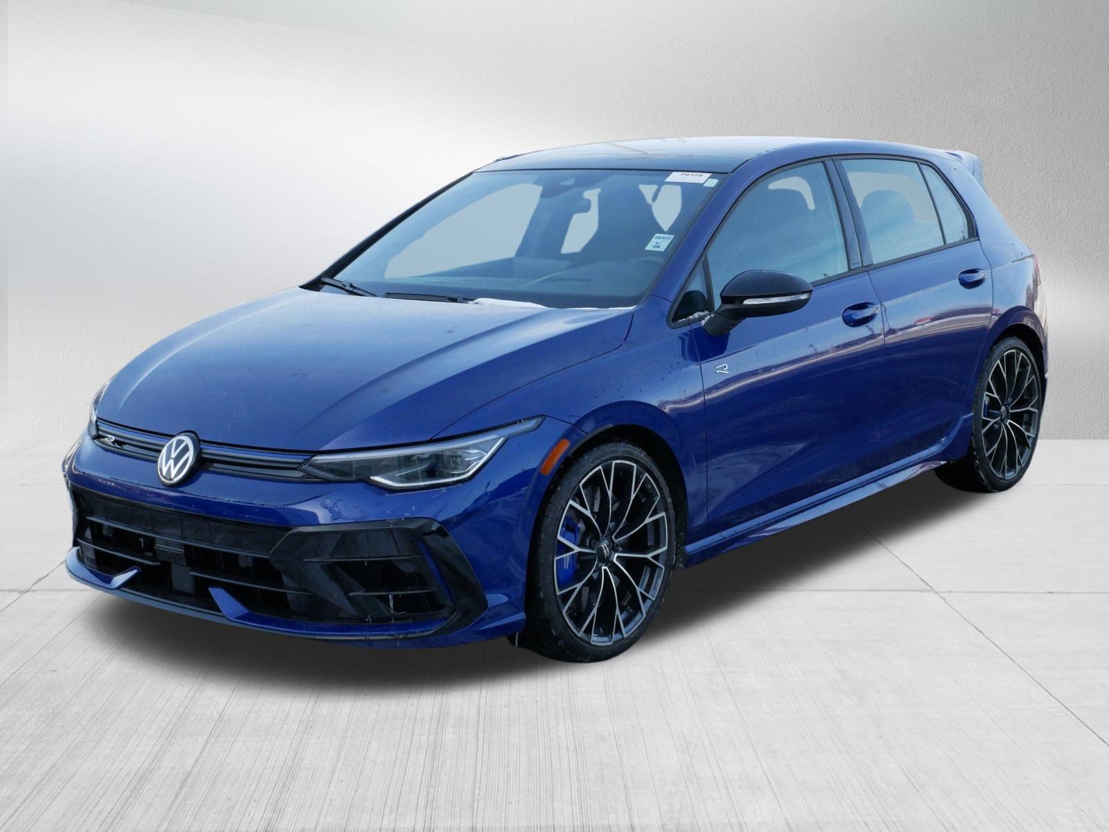 Used 2025 Volkswagen Golf image 3