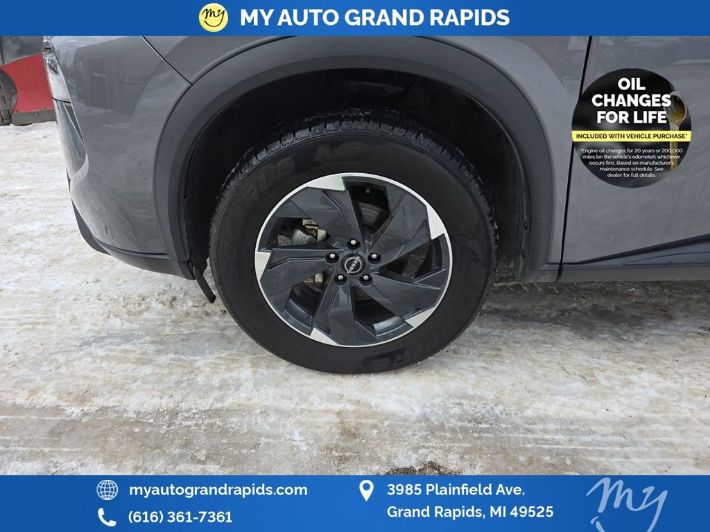 Used 2024 Nissan Rogue SV image 29