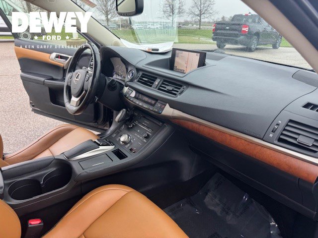 Used 2016 Lexus CT 200h w/ Navigation Package image 35