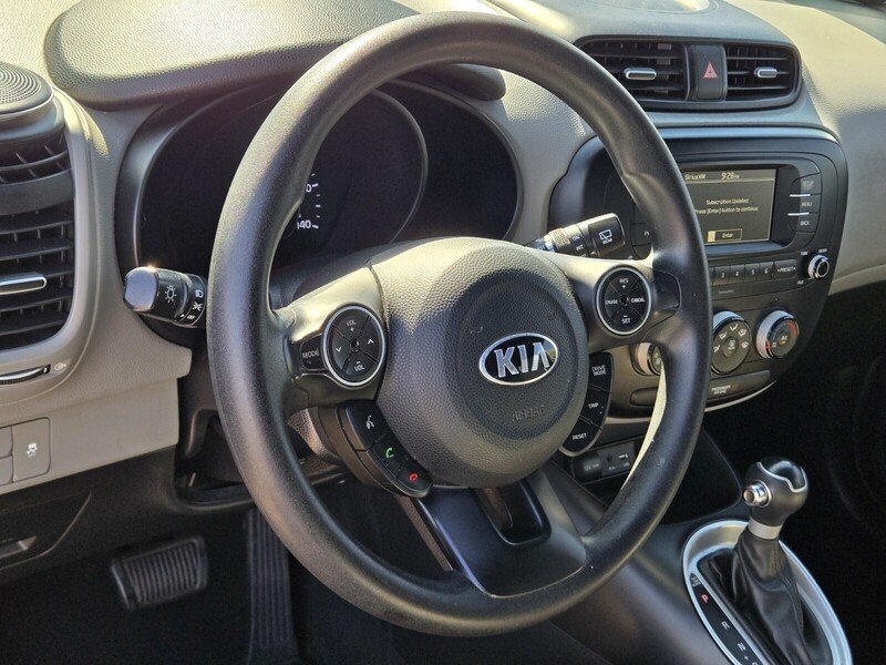 Used 2017 Kia Soul FWD image 19