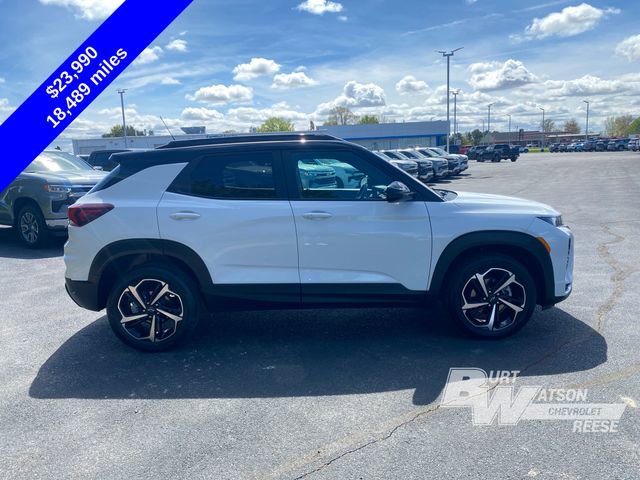 Used 2023 Chevrolet TrailBlazer RS w/ Sun and Liftgate Package AWD/4WD image 8