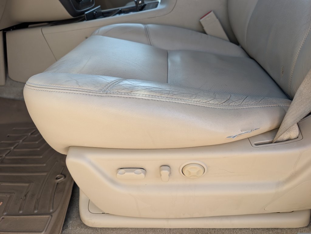 Used 2014 GMC Yukon Denali AWD/4WD image 15