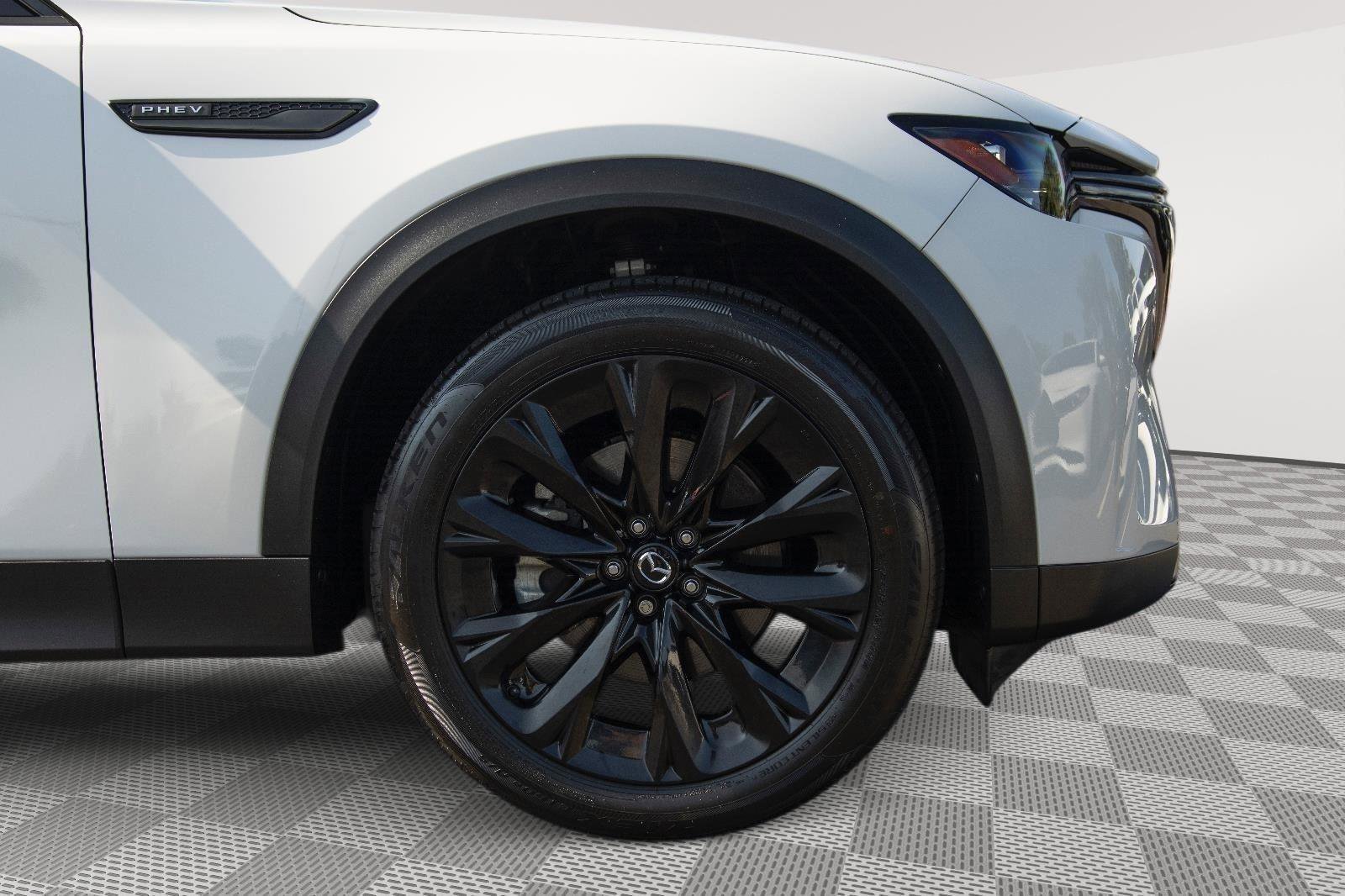 Used 2025 MAZDA CX-90 Plug-In Hybrid w/Premium Sport image 27