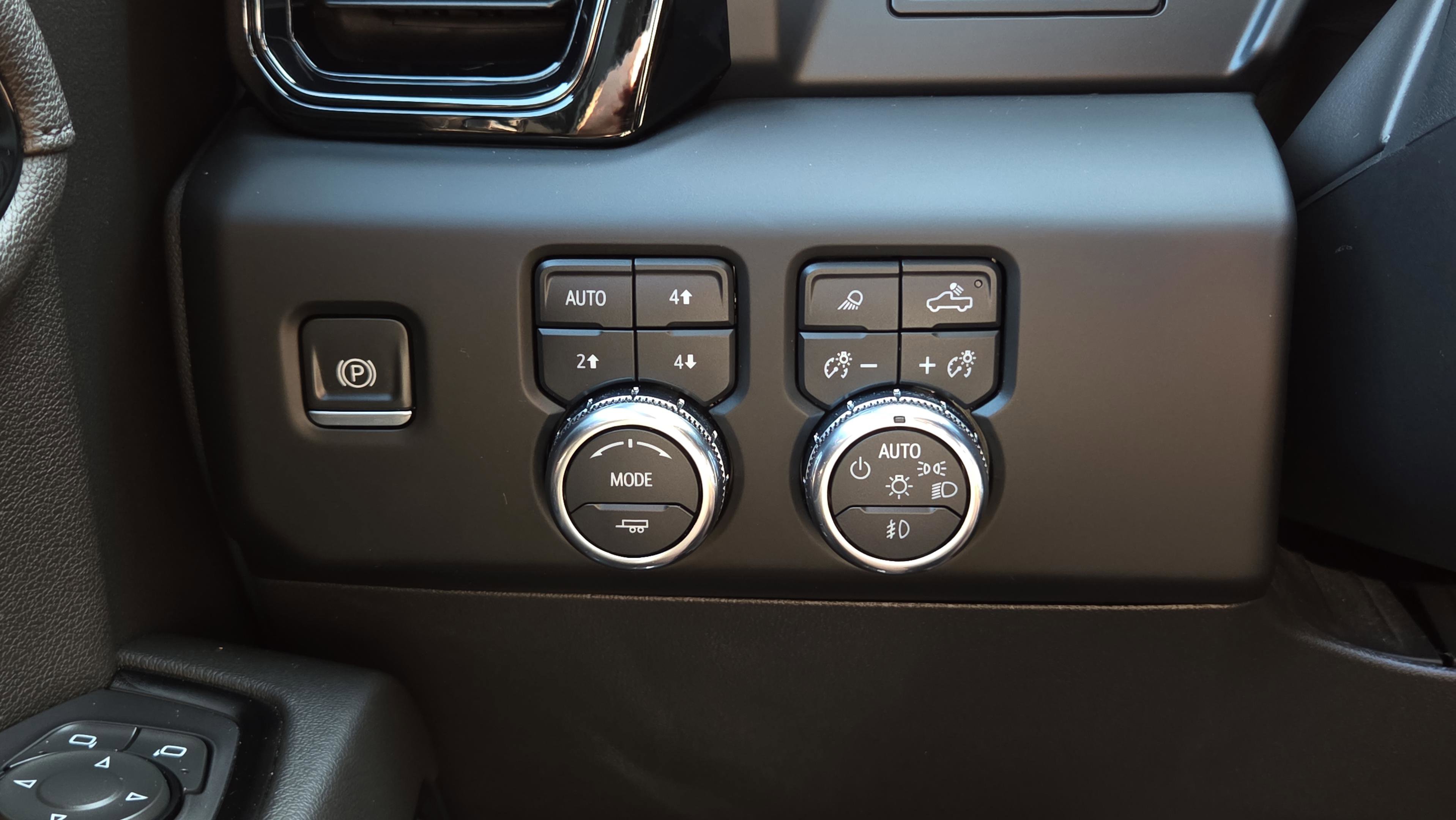 Used 2023 GMC Sierra 1500 AT4 w/ AT4 Premium Package image 25
