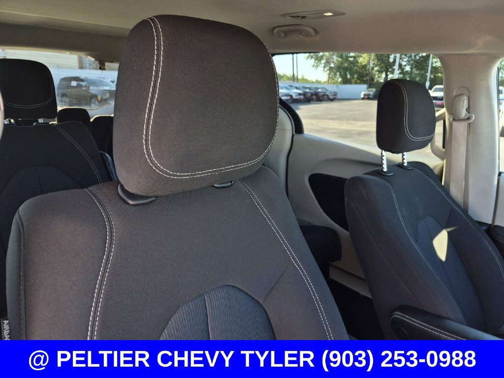 Used 2023 Chrysler Voyager LX FWD image 12