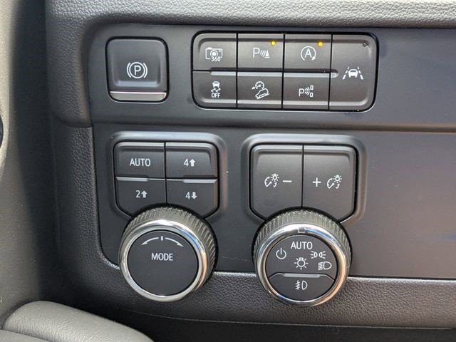 Certified 2025 Chevrolet Suburban Z71 AWD/4WD image 27