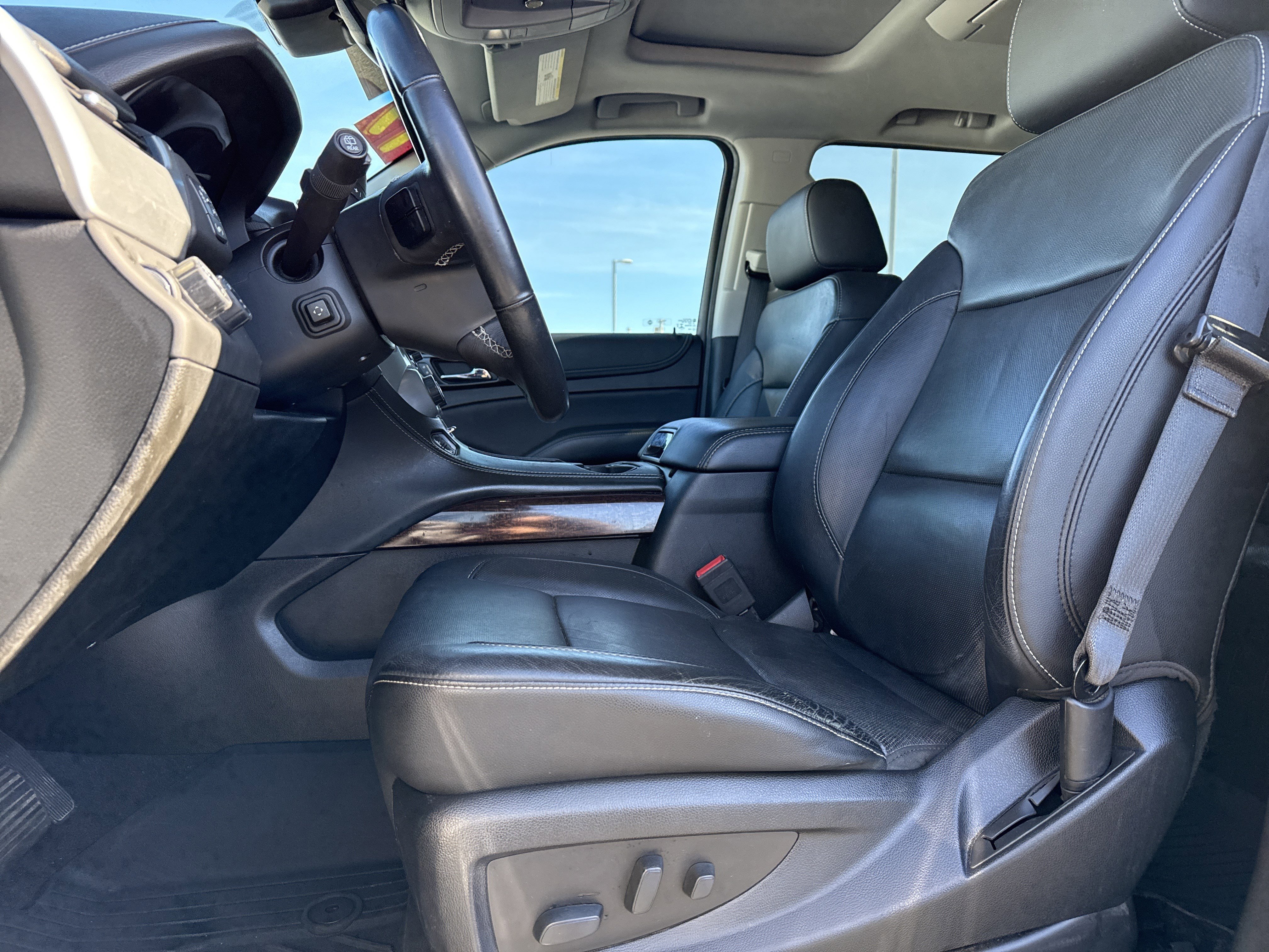 Used 2019 GMC Yukon SLT w/ Premium Edition image 16