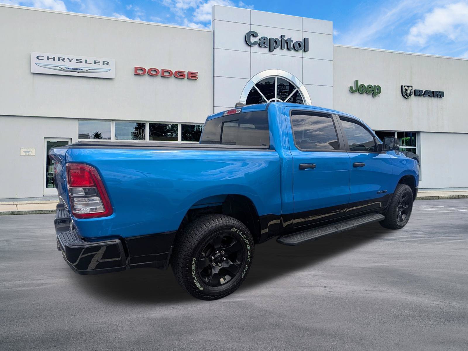 Used 2023 RAM 1500 Big Horn AWD/4WD image 3