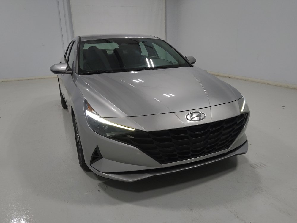 Used 2022 Hyundai Elantra SEL FWD image 14