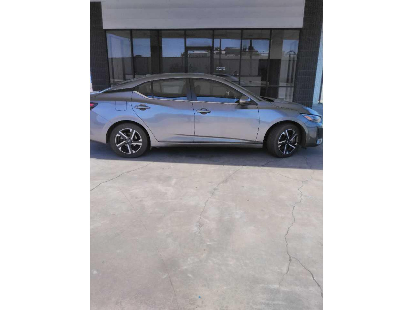 Used 2024 Nissan Sentra SV FWD image 4