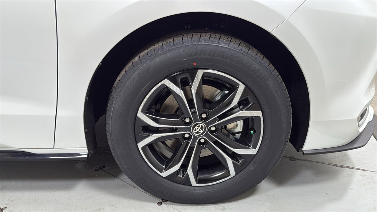 New 2026 Toyota Sienna Platinum image 22
