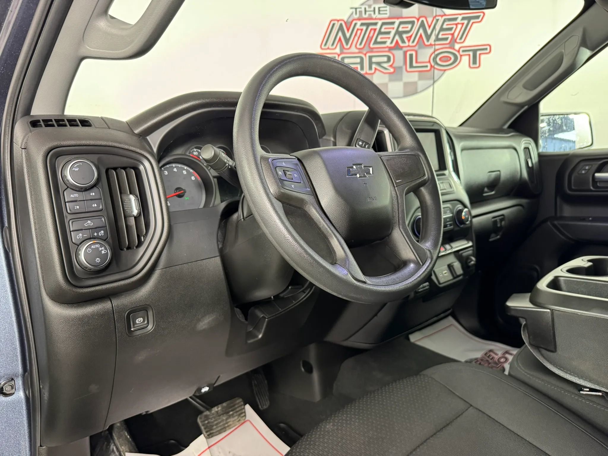 Used 2021 Chevrolet Silverado 1500 Custom Trail Boss AWD/4WD image 10