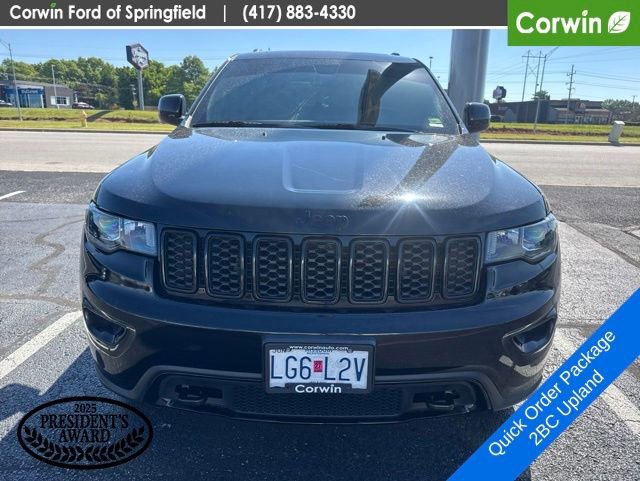 Used 2019 Jeep Grand Cherokee Laredo AWD/4WD image 2