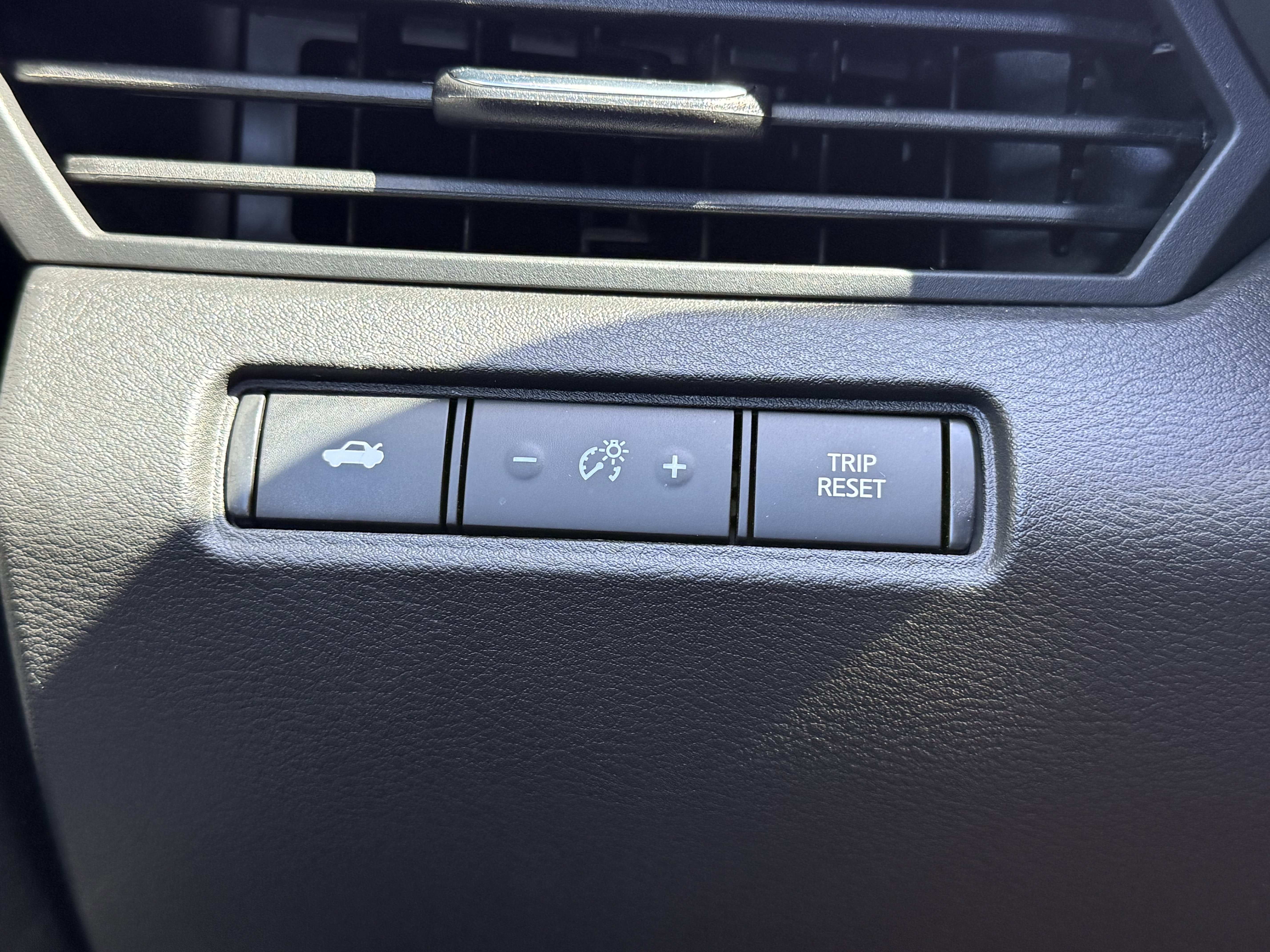 Used 2024 Nissan Altima 2.5 SR w/ SR Premium Package image 23