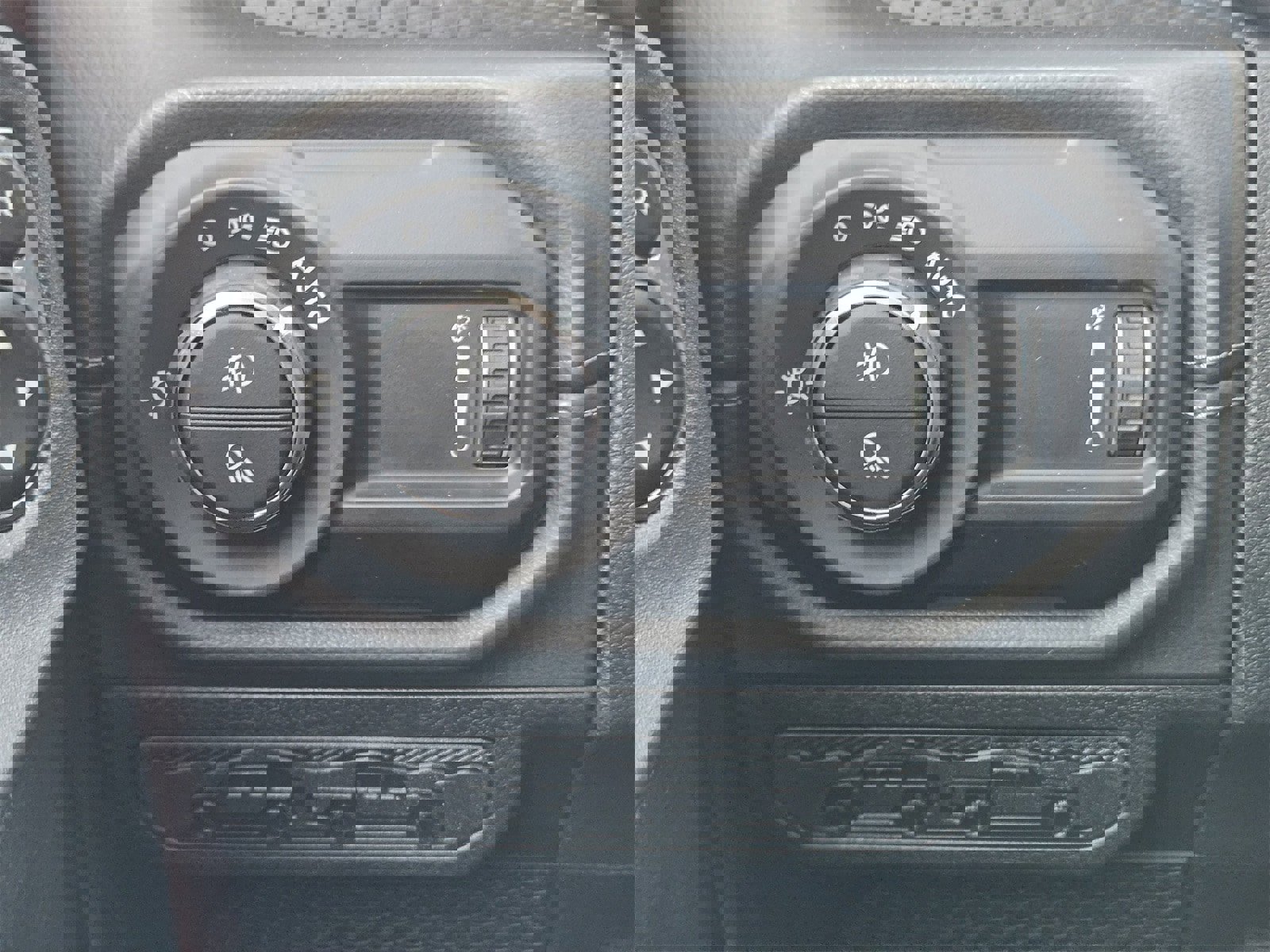 New 2025 Jeep Gladiator Rubicon w/ Convenience Group image 23