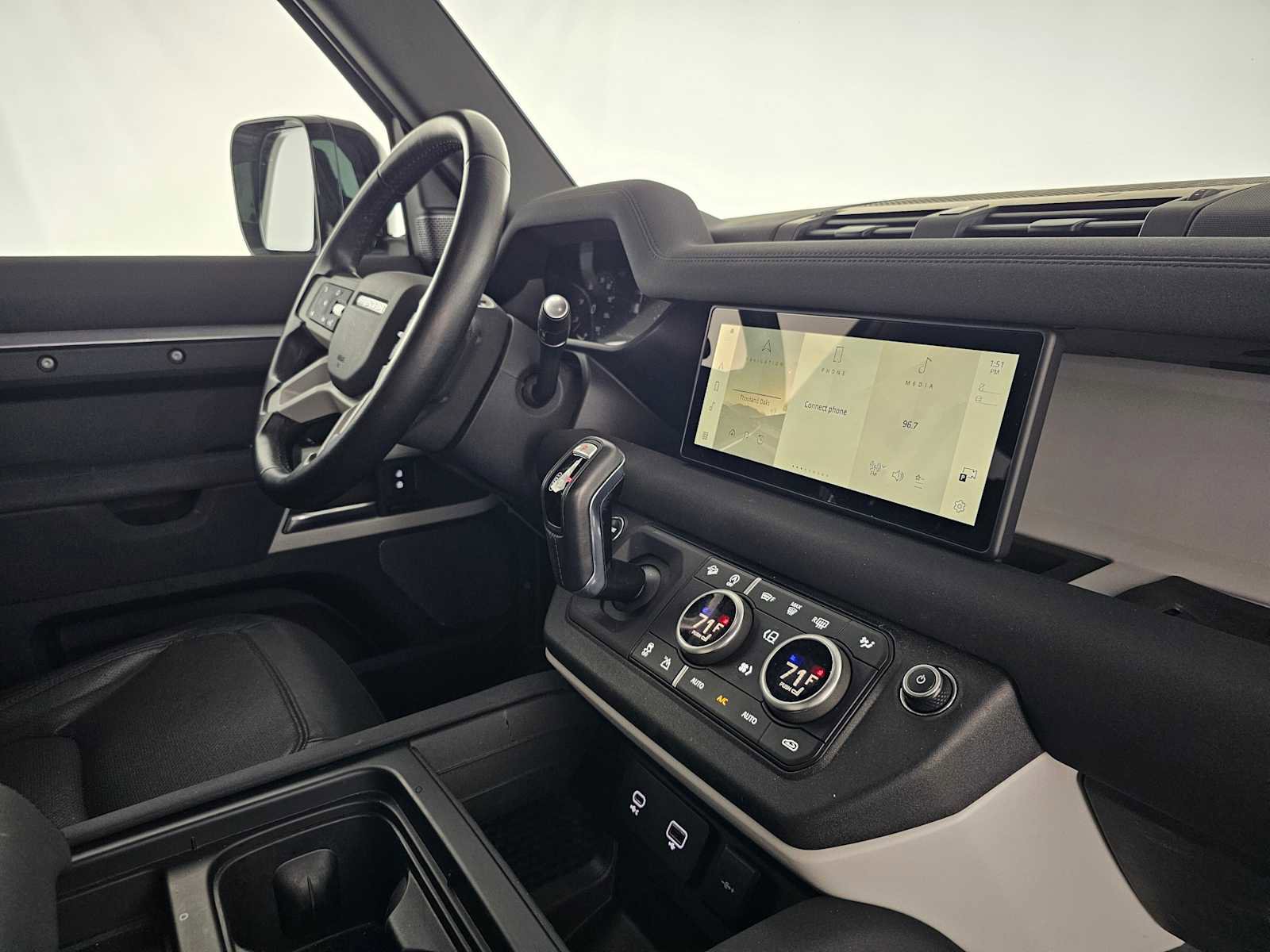 Used 2023 Land Rover Defender 110 S image 11