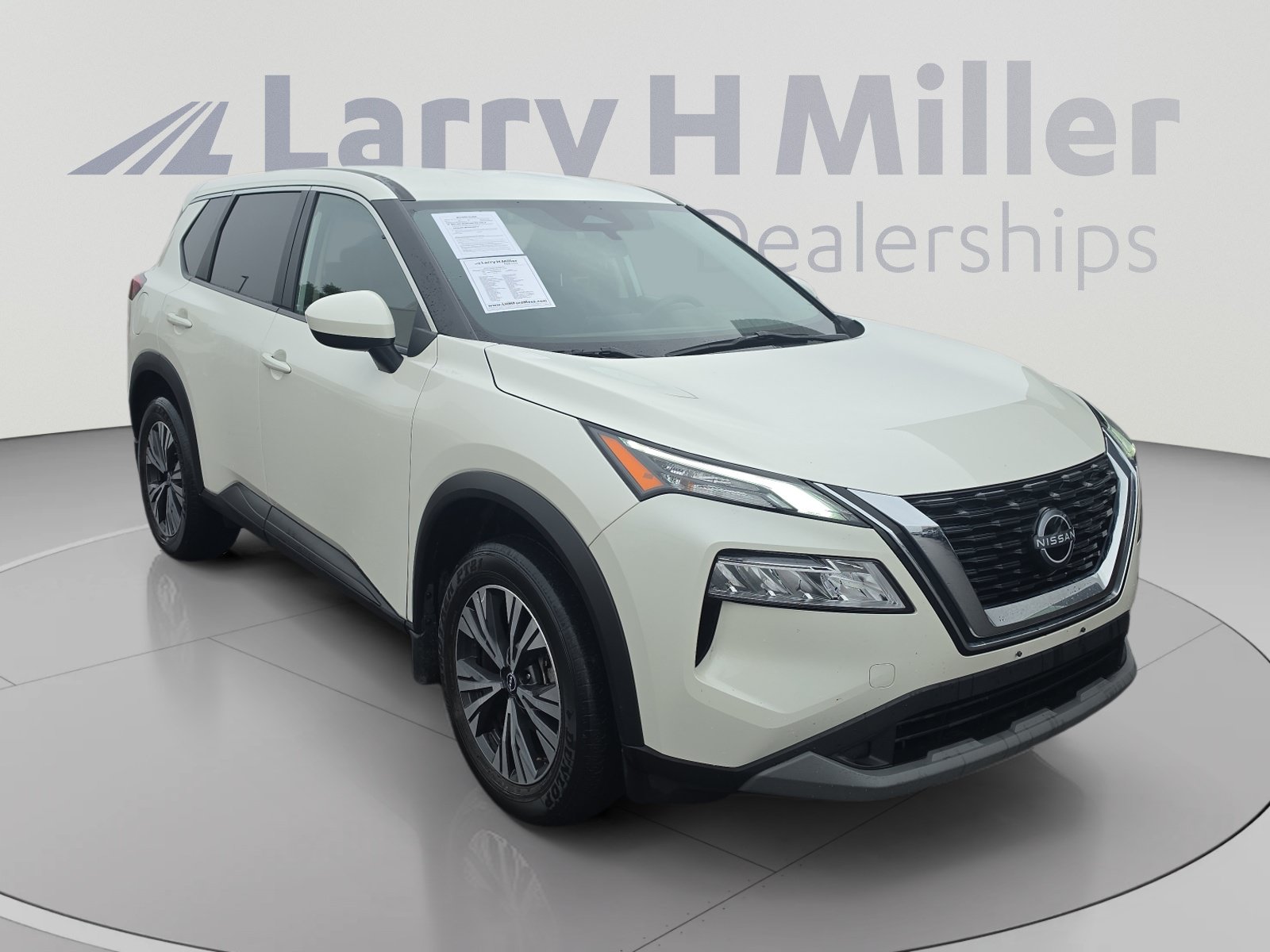 Used 2023 Nissan Rogue SV FWD image 7