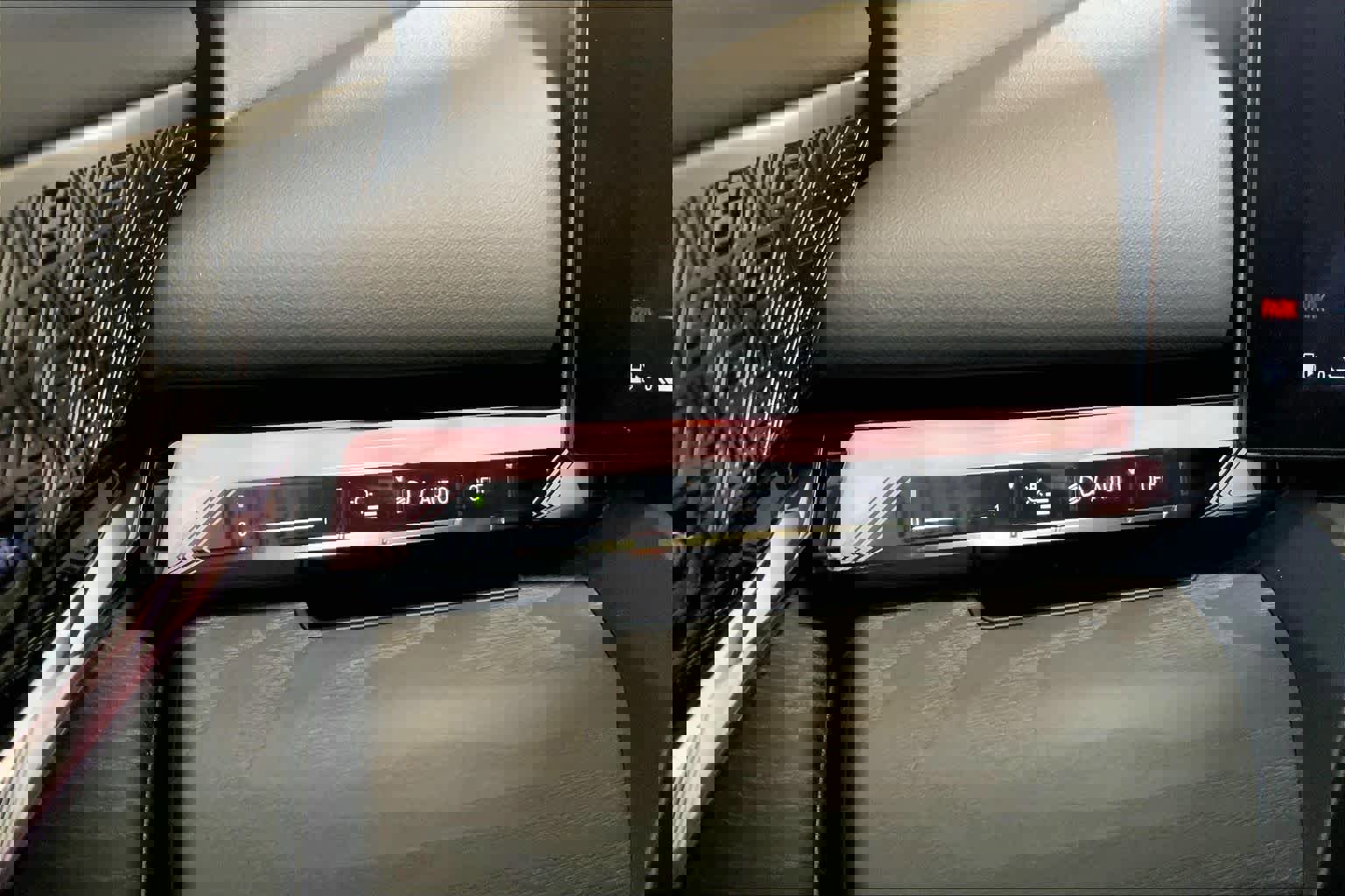 Certified 2024 BMW 540i xDrive w/ Premium Package image 33