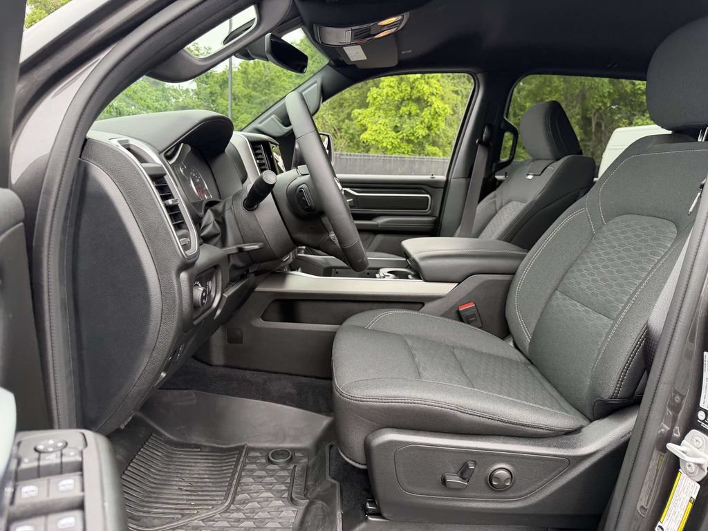 Used 2025 RAM 1500 Big Horn AWD/4WD image 17