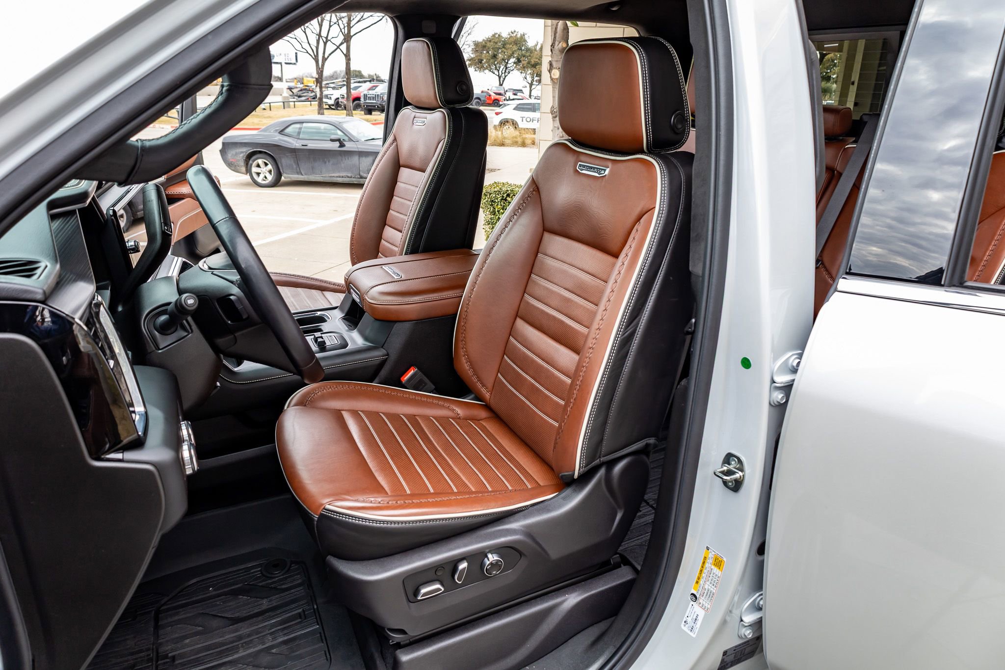 Used 2024 GMC Sierra 2500 Denali Ultimate image 27