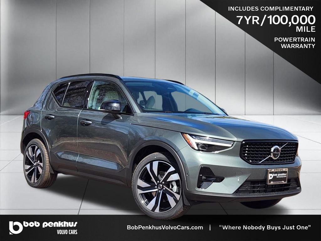New 2026 Volvo XC40 B5 Ultra w/ Climate Package