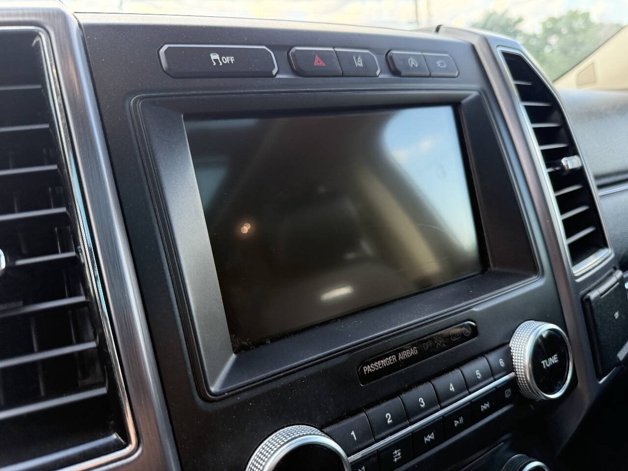 Used 2018 Ford Expedition Max Platinum RWD image 25