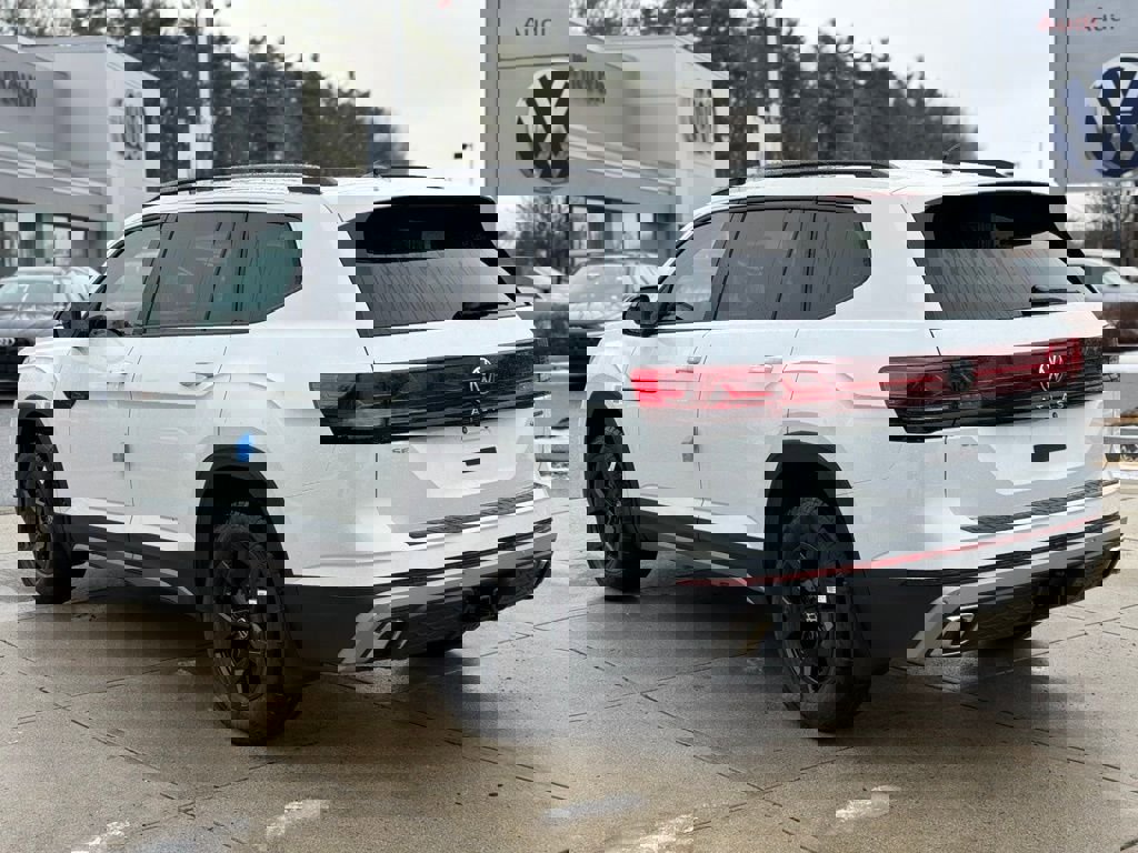 New 2026 Volkswagen Atlas Peak Edition image 14